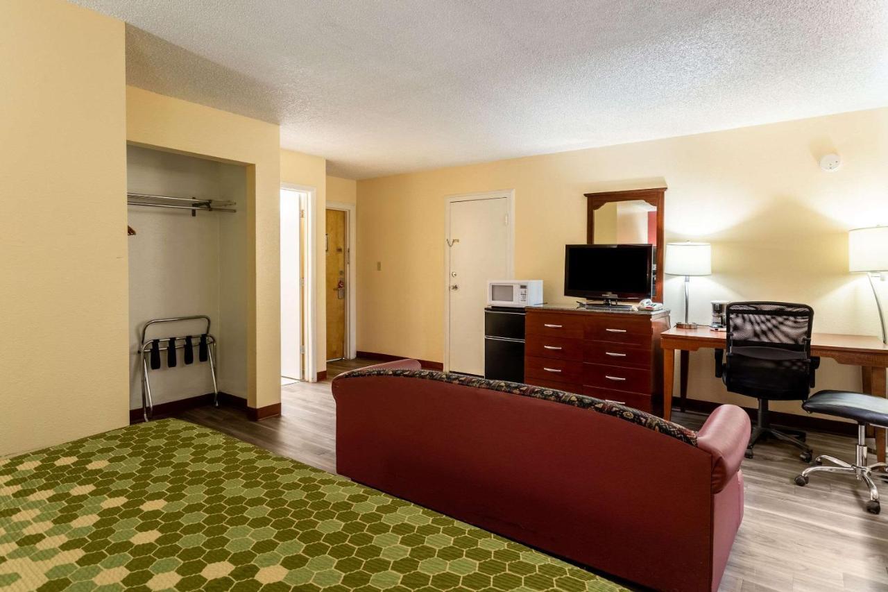 Econo Lodge Gallup Buitenkant foto